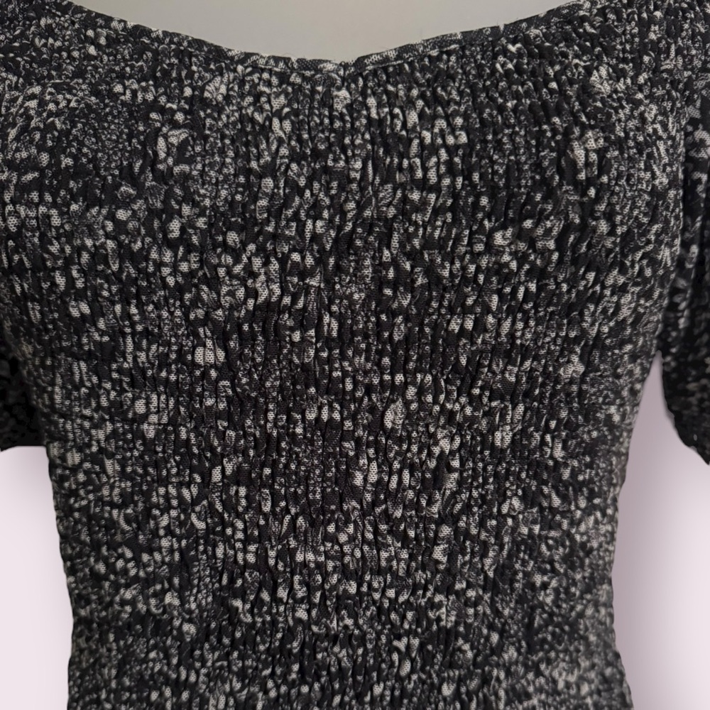 By Anthropologie Smocked Floral Puff Sleeve Top Black Size S - Picture 4 of 7